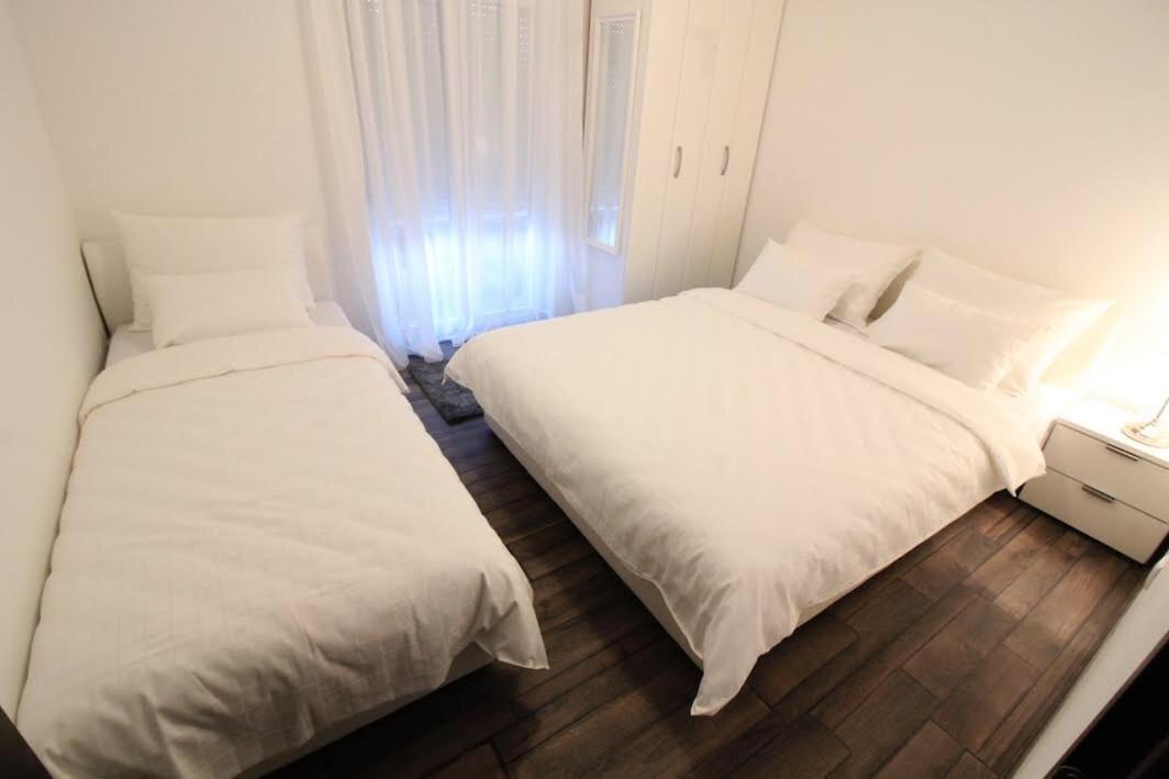 Dubrovnik - Ivanica: “Sunnyhills Apartments” With Pool Værelse billede