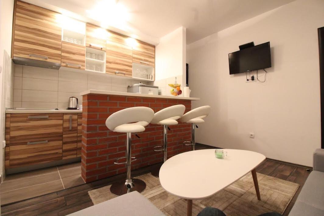 Dubrovnik - Ivanica: “Sunnyhills Apartments” With Pool Værelse billede